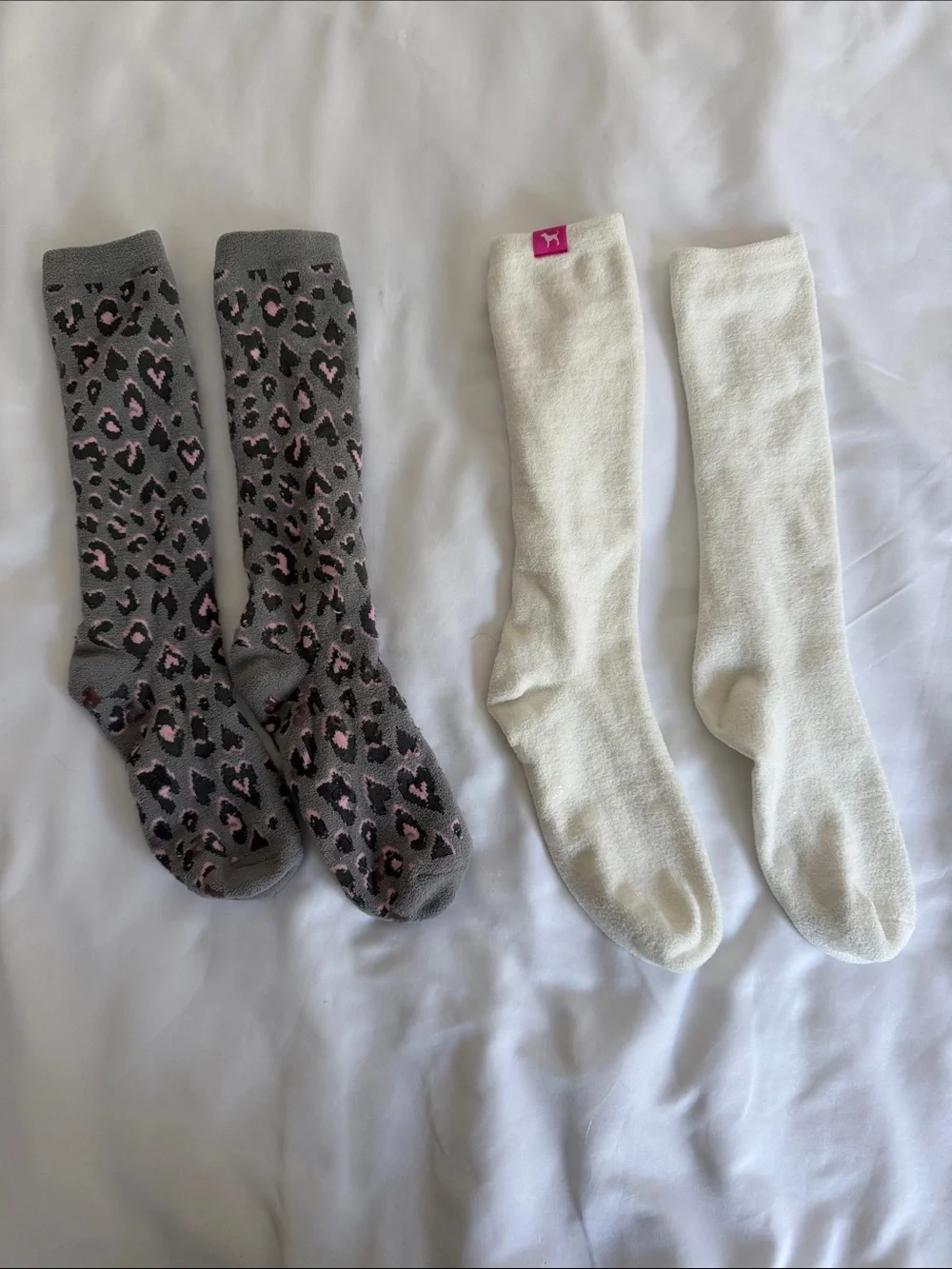 victoria secret pink Women's Gray Leopard & Cream Knee-High Socks - Pack of 2